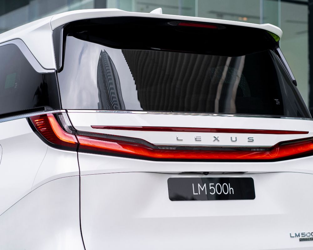 Lexus LM 500h 4 Chỗ